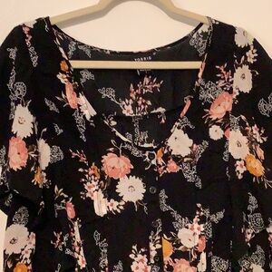 TORRID Plus Size 1 Pit to Pit 25 Length 27inches